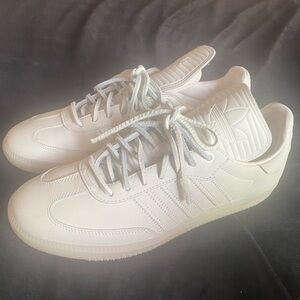 Adidas Humanrace Samba Lowtop (mens)
